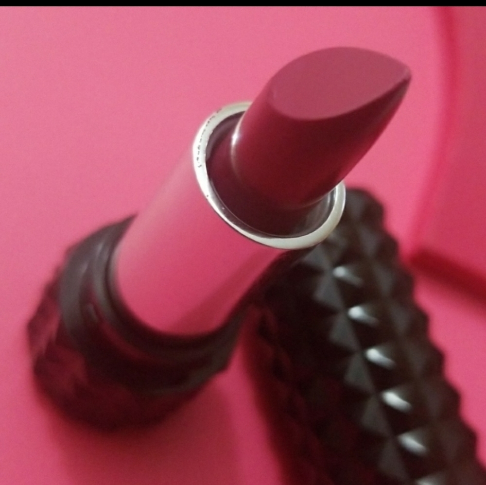 Kat Von D Studded Kiss Crème Lipstick